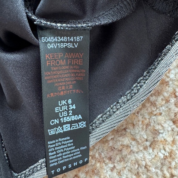 NWT Topshop High Neck Sleeveless Crop Top rare size 2 - Picture 4 of 4